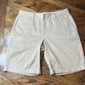 Lands End Classic Khaki Plain Front Women's Shorts, with Pockets! size 10